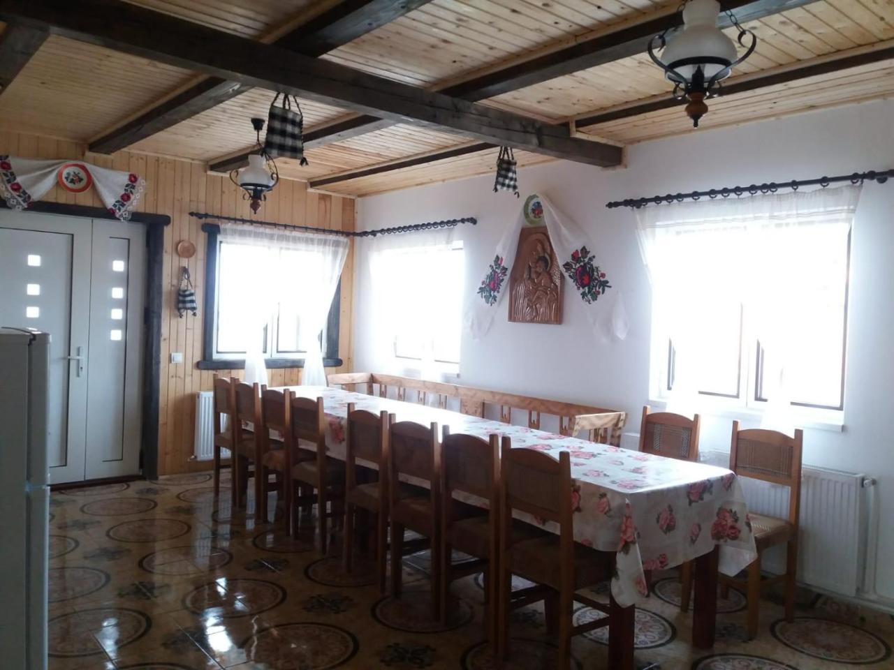 Вілла Casa Cupcea Budesti  Екстер'єр фото