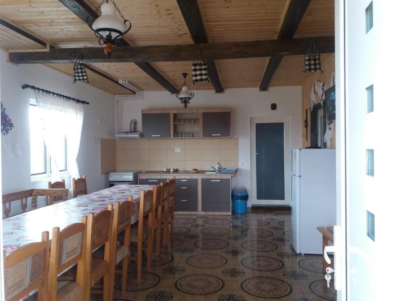 Вілла Casa Cupcea Budesti  Екстер'єр фото
